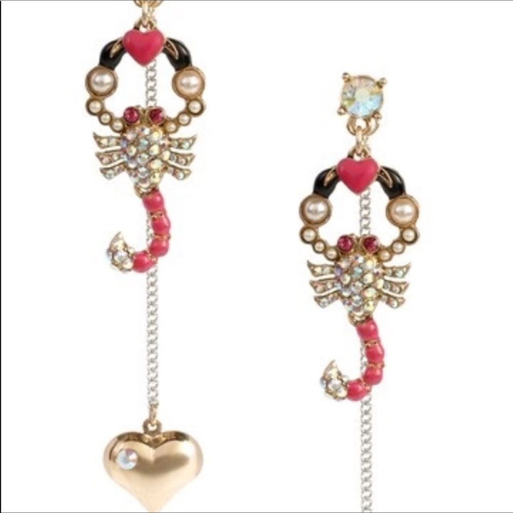 Betsey Johnson “FLIGHTS OF FANCY“ DANGLE SCORPION EARRINGS ! 🩷 🖤 💛